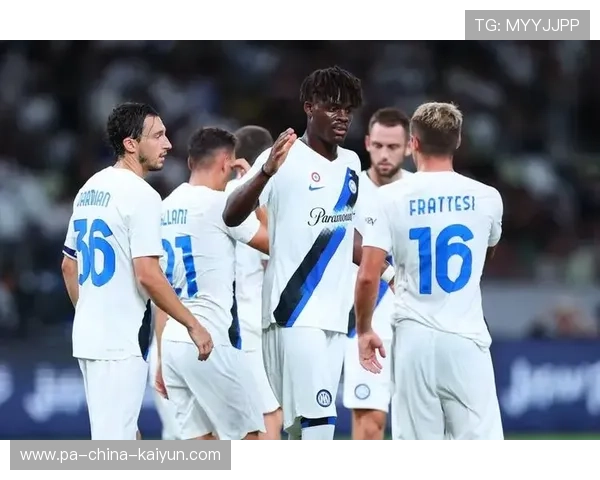 国米右路突破与中路结合的致命进攻,门前补射成就精彩瞬间 国米右路突破与中路结合的致命进攻,门前补射成就精彩瞬间